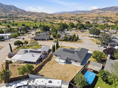 View/Area - 20112 Clubview Dr, Tehachapi, CA 93561 photo 4 of 4