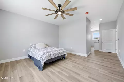Bedroom - 20112 Clubview Dr, Tehachapi, CA 93561 photo 3 of 7