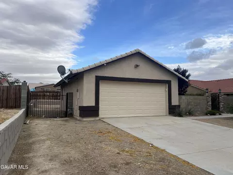 3648 Scherer Dr, Rosamond, CA 93560