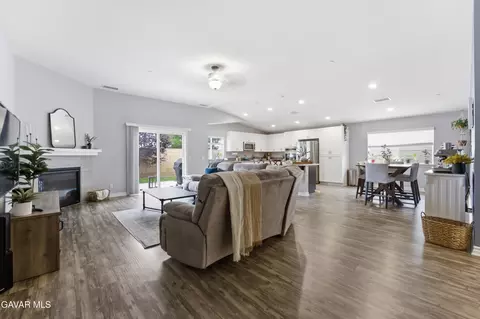 Other - 5829 Vahan Ct, Lancaster, CA 93536 photo 6 of 9