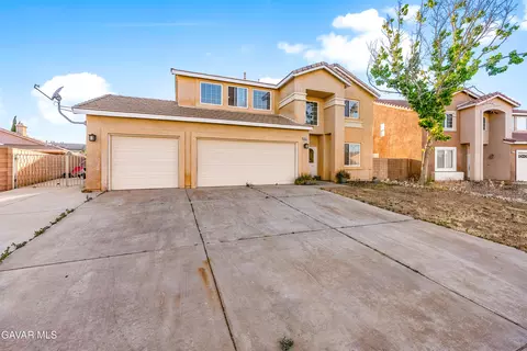 36653 Macarthur Dr, Palmdale, CA 93552