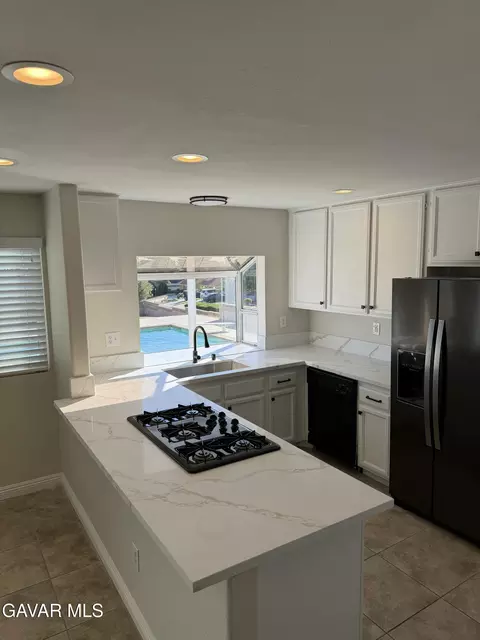 Kitchen - 5311 Windcrest Ct, Palmdale, CA 93551 photo 7 of 10