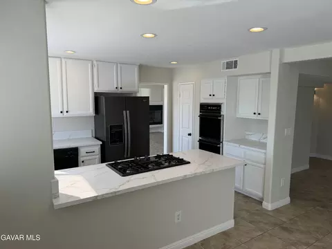 Kitchen - 5311 Windcrest Ct, Palmdale, CA 93551 photo 9 of 10