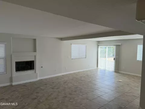 Living - 5311 Windcrest Ct, Palmdale, CA 93551 photo 5 of 8