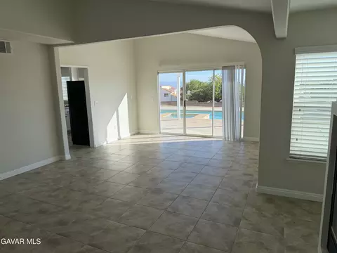 Living - 5311 Windcrest Ct, Palmdale, CA 93551 photo 6 of 8