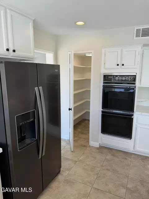 Kitchen - 5311 Windcrest Ct, Palmdale, CA 93551 photo 2 of 10