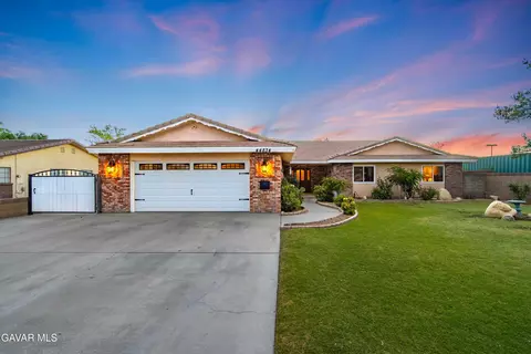 44834 17th St, Lancaster, CA 93534