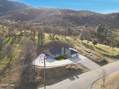 View/Area - 17820 Bold Venture Dr, Tehachapi, CA 93561 photo 6 of 7