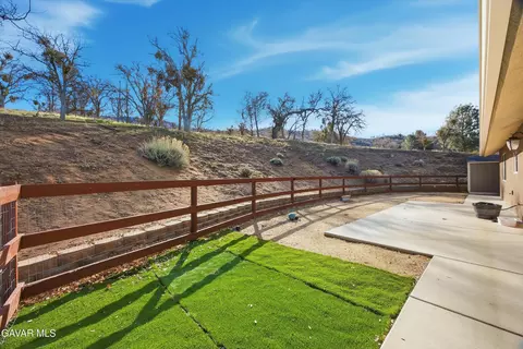 Exterior - 17820 Bold Venture Dr, Tehachapi, CA 93561 photo 6 of 9