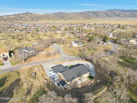 View/Area - 17820 Bold Venture Dr, Tehachapi, CA 93561 photo 4 of 7