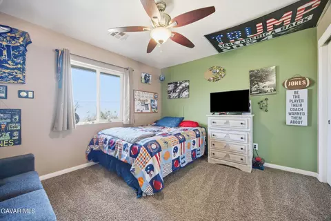 Bedroom - 17820 Bold Venture Dr, Tehachapi, CA 93561 photo 4 of 4