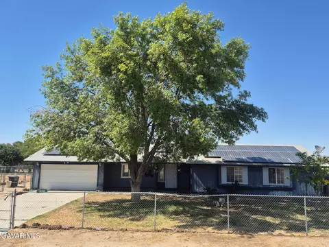 16245 E Mossdale Ave, Lancaster, CA 93535