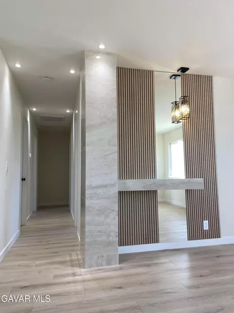 Entry Way - 40356 Ronar St, Palmdale, CA 93591 photo 2 of 5
