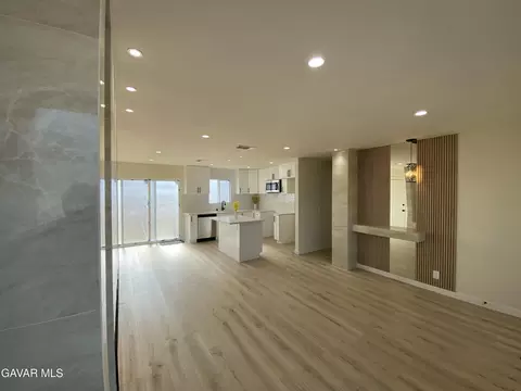 Living - 40356 Ronar St, Palmdale, CA 93591 photo 2 of 3
