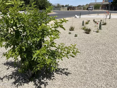Exterior - 40356 Ronar St, Palmdale, CA 93591 photo 4 of 7