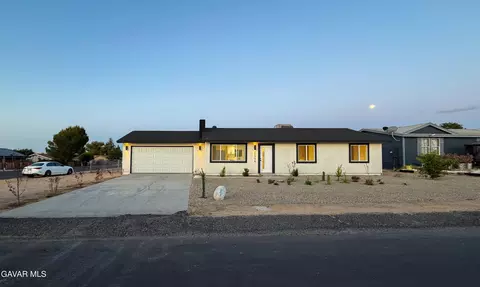 40356 Ronar St, Palmdale, CA 93591