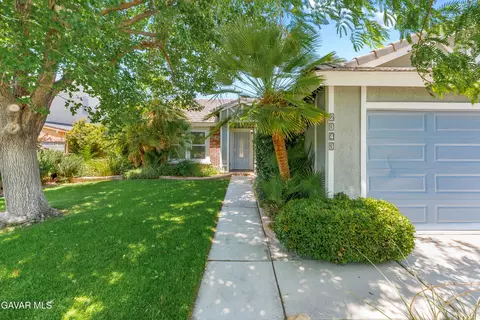 Exterior - 2343 E Kildare St, Lancaster, CA 93535 photo 2 of 10