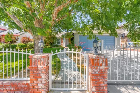 Exterior - 2343 E Kildare St, Lancaster, CA 93535 photo 3 of 10