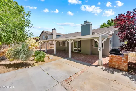 Exterior - 2343 E Kildare St, Lancaster, CA 93535 photo 5 of 10