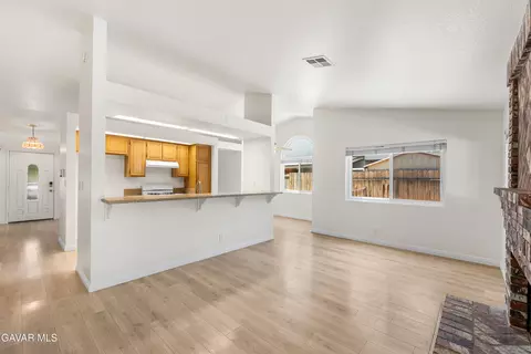 Living - 2343 E Kildare St, Lancaster, CA 93535 photo 10 of 11