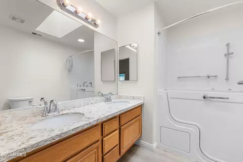 Bath - 2343 E Kildare St, Lancaster, CA 93535 photo 2 of 2