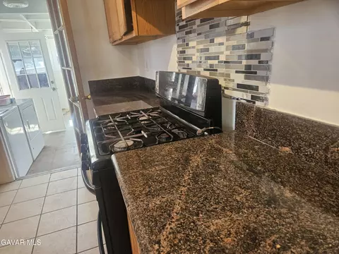 Kitchen - 38539 36th St E, Palmdale, CA 93550 photo 2 of 7