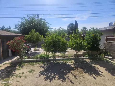 Exterior - 38539 36th St E, Palmdale, CA 93550 photo 8 of 9