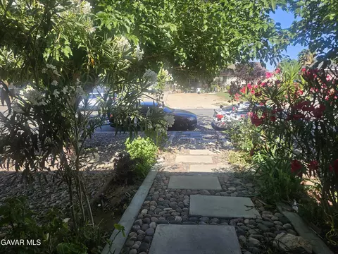 Exterior - 38539 36th St E, Palmdale, CA 93550 photo 2 of 9