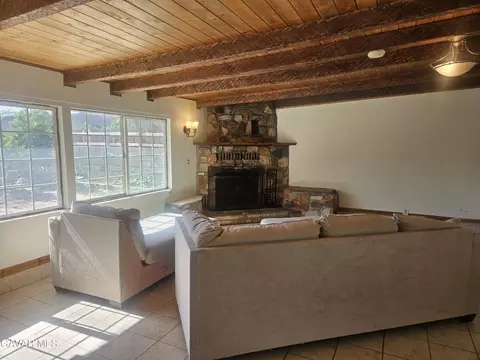 Living - 38539 36th St E, Palmdale, CA 93550 photo 11 of 13