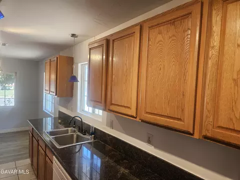 Kitchen - 38539 36th St E, Palmdale, CA 93550 photo 5 of 7