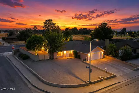 44605 Gillan Ave, Lancaster, CA 93535