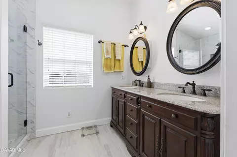 Bath - 1370 Tanglewood Dr, Tehachapi, CA 93561 photo 1 of 2