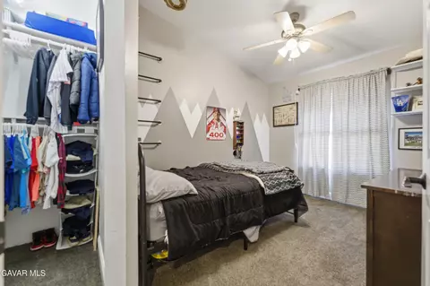 Bedroom - 1370 Tanglewood Dr, Tehachapi, CA 93561 photo 2 of 3