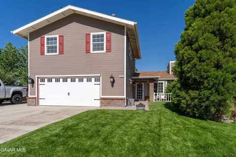 Exterior - 1370 Tanglewood Dr, Tehachapi, CA 93561 photo 3 of 8