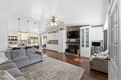 Other - 1370 Tanglewood Dr, Tehachapi, CA 93561 photo 2 of 7