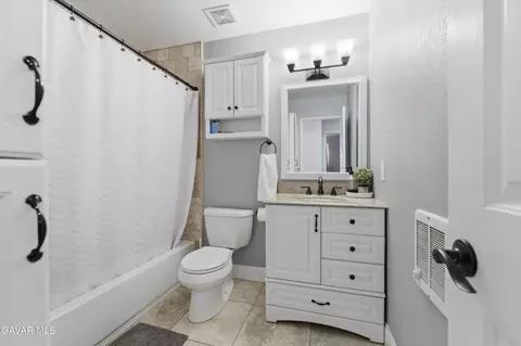 Bath - 1370 Tanglewood Dr, Tehachapi, CA 93561 photo 2 of 2