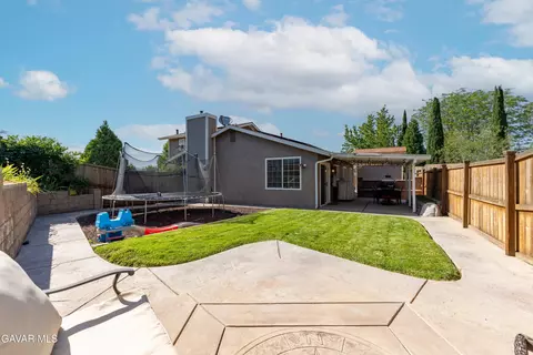 Exterior - 1370 Tanglewood Dr, Tehachapi, CA 93561 photo 5 of 8