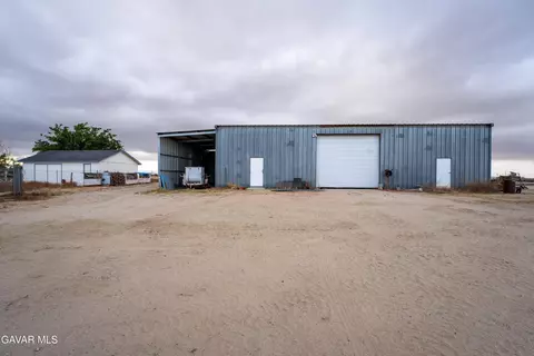 Other - 47038 W 4th St, Lancaster, CA 93534 photo 2 of 12
