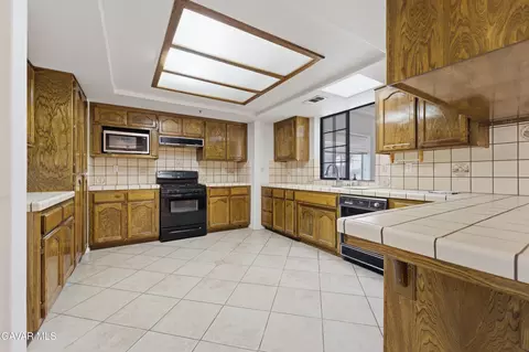 Kitchen - 47038 W 4th St, Lancaster, CA 93534 photo 1 of 2