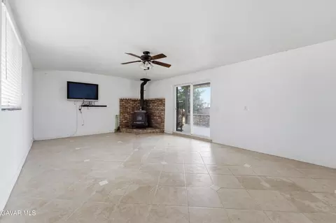Living - 47038 W 4th St, Lancaster, CA 93534 photo 5 of 5