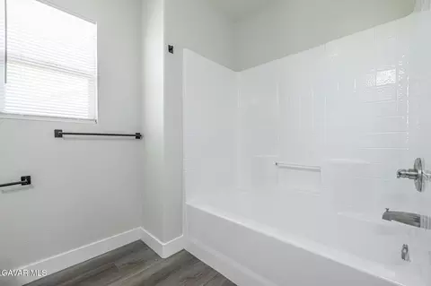 Bath - 45123 Palm Ln, Lancaster, CA 93535 photo 3 of 6