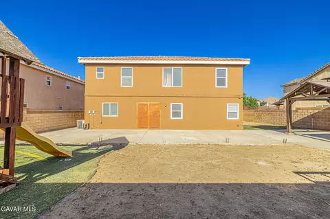 Exterior - 45123 Palm Ln, Lancaster, CA 93535 photo 10 of 12