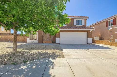 Exterior - 45123 Palm Ln, Lancaster, CA 93535 photo 3 of 12