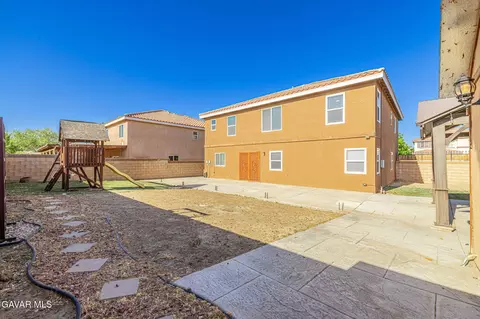 Exterior - 45123 Palm Ln, Lancaster, CA 93535 photo 9 of 12