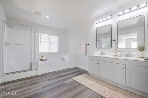 Bath - 45123 Palm Ln, Lancaster, CA 93535 photo 4 of 6