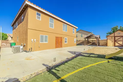 Exterior - 45123 Palm Ln, Lancaster, CA 93535 photo 11 of 12