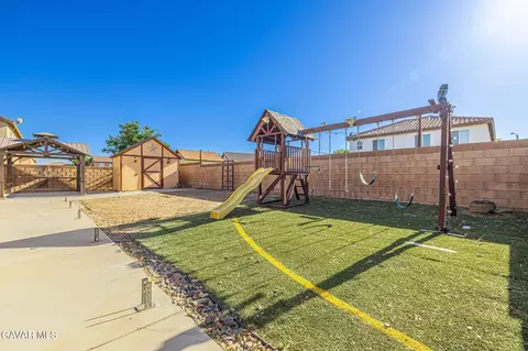 Exterior - 45123 Palm Ln, Lancaster, CA 93535 photo 12 of 12