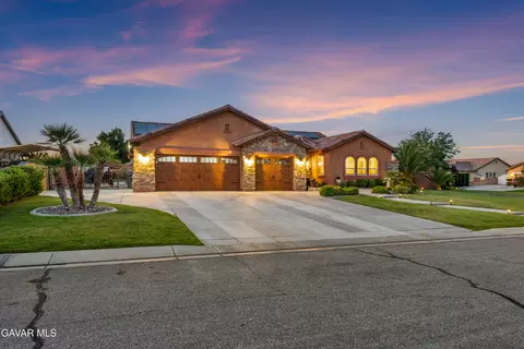 3035 W Avenue M5, Lancaster, CA 93536
