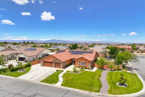 3035 W Avenue M5, Lancaster, CA 93536