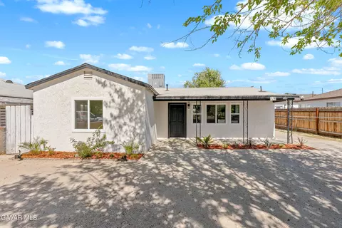 45040 Redwood Ave, Lancaster, CA 93534